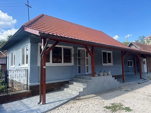 Casa renovata cu teren si anexe in Birtin - imagine 15