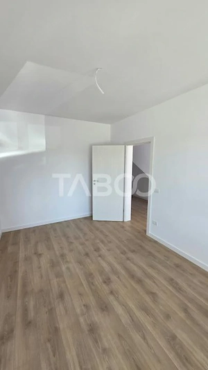 Apartament de vanzare nou nelocuit cu curte proprie si parcare - imagine 10