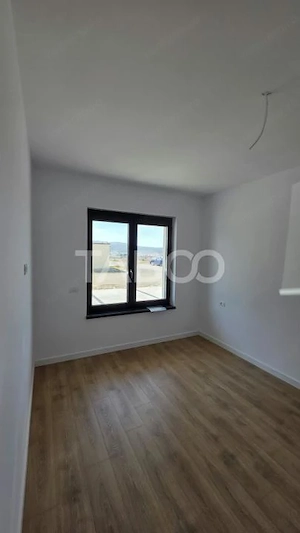 Apartament de vanzare nou nelocuit cu curte proprie si parcare - imagine 9