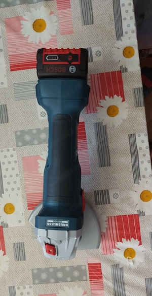 Masina de gaurit cu flex