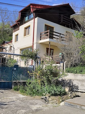 Casa de vanzare in Campina,zona semicentrala - imagine 2
