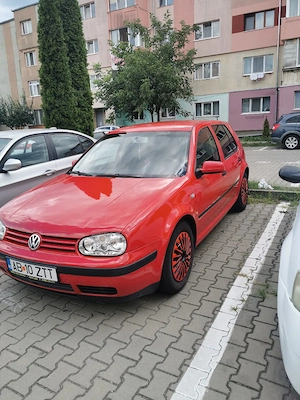 Vând wolkswagen golf 
