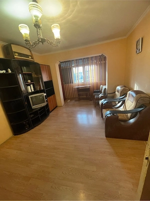 vanzare apartament cu 2 camere Husi - imagine 3