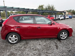 Hyundai I30 - Motor 1.4 benzina 105cp - An 2011 - Climatronic - imagine 9