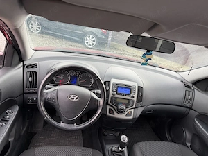 Hyundai I30 - Motor 1.4 benzina 105cp - An 2011 - Climatronic - imagine 4