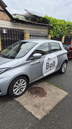 Caut sofer pe bolt ofer Zoe 2021 colantat