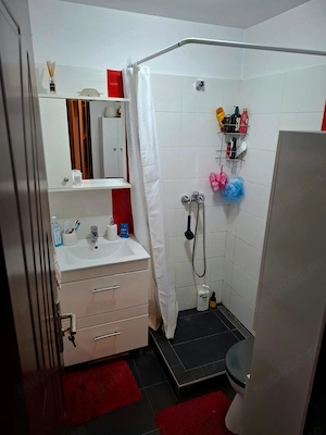 Apartament 4 camere , 2 bai, 2 balcoane inchise ,  centrala proprie, accept schimb apt 1-2 camere+$ - imagine 7