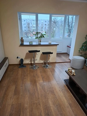 Apartament 4 camere , 2 bai, 2 balcoane inchise ,  centrala proprie, accept schimb apt 1-2 camere+$ - imagine 2