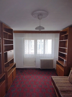 Ofer spre închiriere termen lung apartament 2 camere decomandate Șos.Panduri ( vis-a-vis Spitalul Pa