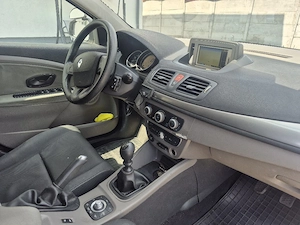  Ocazie!  megan 3 ,2011 ! 13.000 LEI .  Schimb cu logan diesel berlina plus sau minus diferenta! - imagine 3