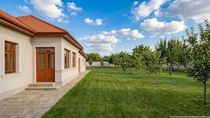 Casa rurala cu gradina mare, langa Bucuresti - imagine 6