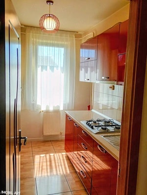 Apartament cu 3 camere complet renovat si mobilat Dorohoi - imagine 2