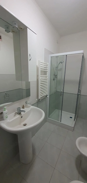 Apartament o camera de inchiriat central - imagine 9