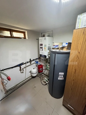 Casa/Vila cu 8 camere, 4 bai - Zarnesti - imagine 17