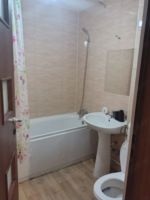 Inchiriez apartament 2 camere zona V uri - imagine 5