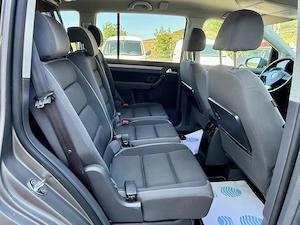 VW Touran 2.0Tdi Freestyle DSG 140 CP Xenon Navi Pilot PDC padele, 2010  - imagine 7