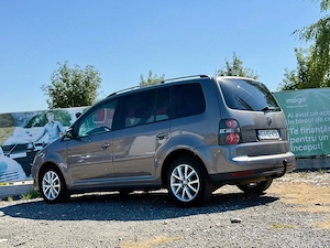 VW Touran 2.0Tdi Freestyle DSG 140 CP Xenon Navi Pilot PDC padele, 2010  - imagine 3
