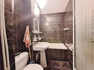 Apartament 3 camere semidecomandat zona Milcov - imagine 10