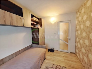 Apartament 3 camere semidecomandat zona Milcov - imagine 6