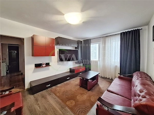 Apartament 3 camere semidecomandat zona Milcov