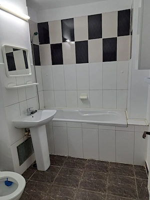 De inchiriat apartament cu o camera, Gara, etaj 4, 300 euro - imagine 3
