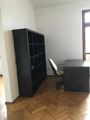 Loc simpatic în buricul tîrgului fără zgomotul marelui oraș - imagine 2