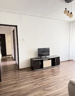  De Închiriat: Ap. 3 Camere Spațios  – zona Șoseaua Giurgiului - imagine 6