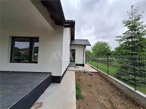 Casa Parter 3 dormitoare, 2 bai,  zona Hemeius - imagine 2