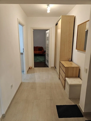 Închiriez apartament