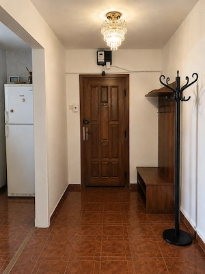 Închiriez apartament 3 camere   Șos. Alexandriei   Aleea Posada   etaj 2-4   pret-410   - imagine 9