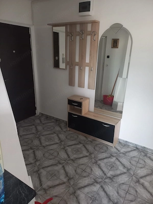 Închiriez ap 3 camere decomandat