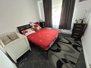 Vând apartament în Roman  - imagine 5