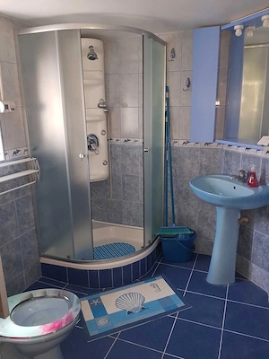Garsonieră spațioasă de închiriat, 45 mp - lângă Univ. Transilvania - imagine 8