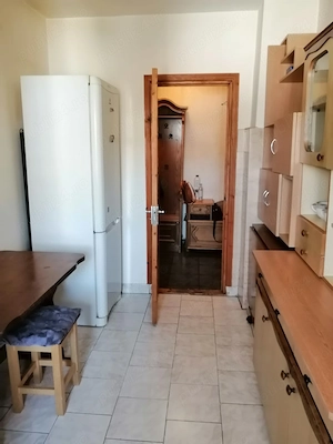 PROPRIETAR - GARA BILLA - Camera mare(living) in apartament 4 camere - imagine 4