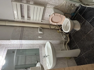PROPRIETAR - GARA BILLA - Camera mare(living) in apartament 4 camere - imagine 7