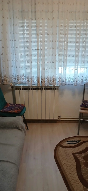 Apartament 4 camere de vanzare 