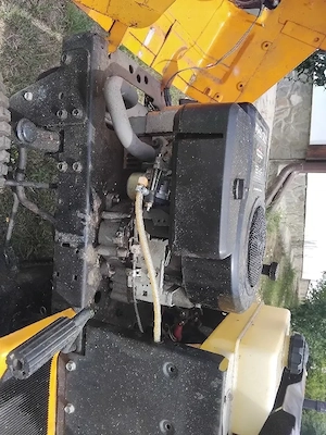vând tractoras tuns gazon. 