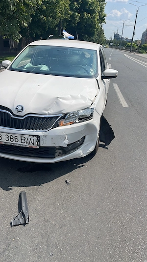 skoda rapid avariata - imagine 4