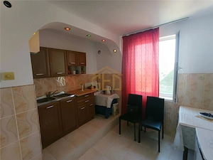 Apartament 3 camere in zona centrala Moldova Noua - imagine 10