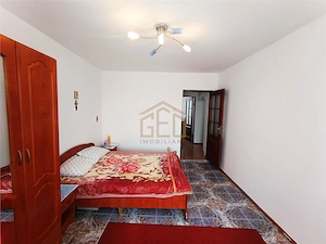Apartament 3 camere in zona centrala Moldova Noua - imagine 6