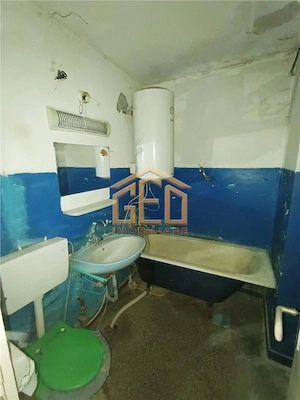 Apartament 3 camere in Moldova Noua - imagine 5