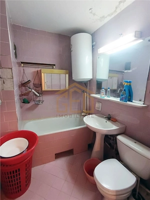 Apartament 3 camere etaj 2 in Moldova Noua - imagine 5