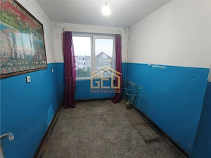 Apartament 3 camere in Moldova Noua - imagine 6