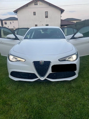 Alfa Romeo Giulia 2.2 JTDM Super  - imagine 3
