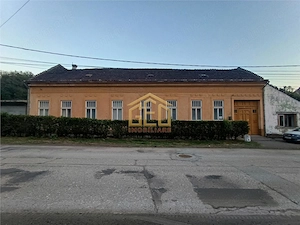 Casa 5 camere in Moldova Noua - imagine 2