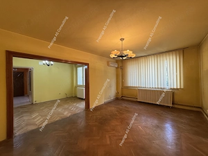 Apartament 4 camere, parter inalt zona Punctele Cardinale - Central - imagine 2
