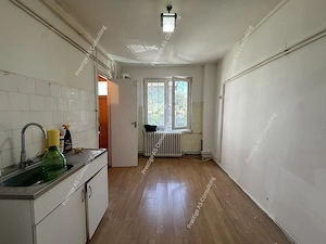Apartament 4 camere, parter inalt zona Punctele Cardinale - Central - imagine 5
