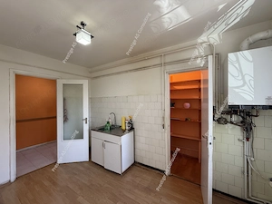 Apartament 4 camere, parter inalt zona Punctele Cardinale - Central - imagine 7