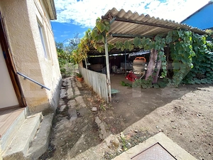 Casa de vanzare, 70 mp, 1079 mp teren, front de 18m, Timisoara Fratelia - imagine 10