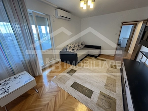 Apartament cu 2 camere, decomandat, 54mp, Zona Pandurilor - imagine 2